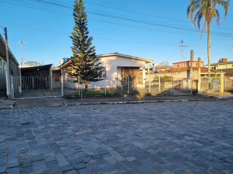 CASA TÉRREA, BOA LOCALIZAÇÃO, DE LAJE NO DONA TEREZA...: 13ª foto da galeria de imagens do imóvel