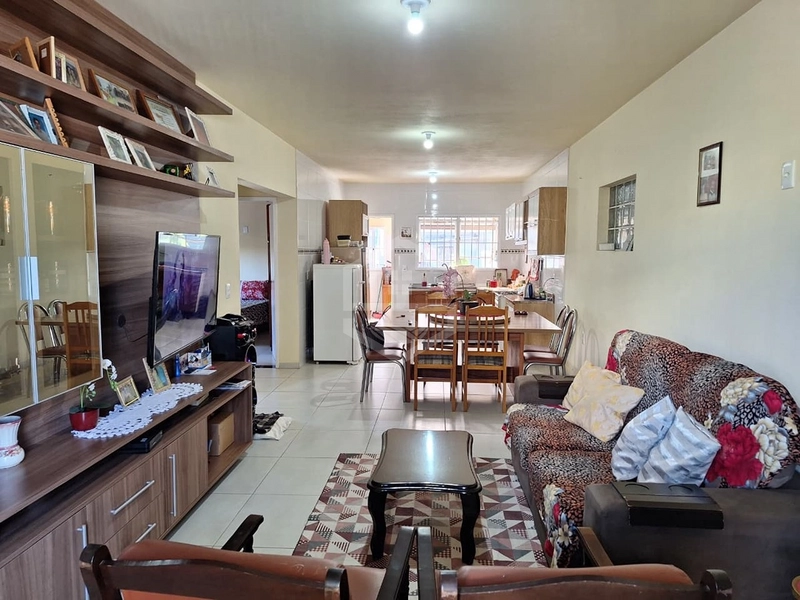 CASA DE LAJE NO OLARIA! VEM CONHECER!: 3ª foto da galeria de imagens do imóvel