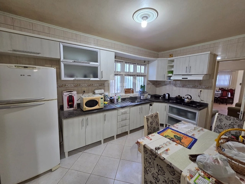 CASA RESIDENCIAL COM PÁTIO INDIVIDUAL: 3ª foto da galeria de imagens do imóvel