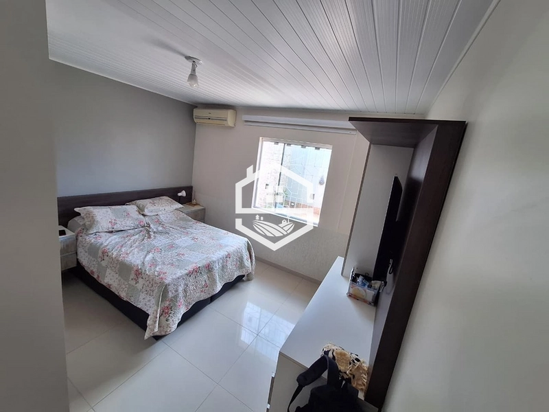 CASA NO OLARIA COM GARAGEM E SUÍTE.: 6ª foto da galeria de imagens do imóvel