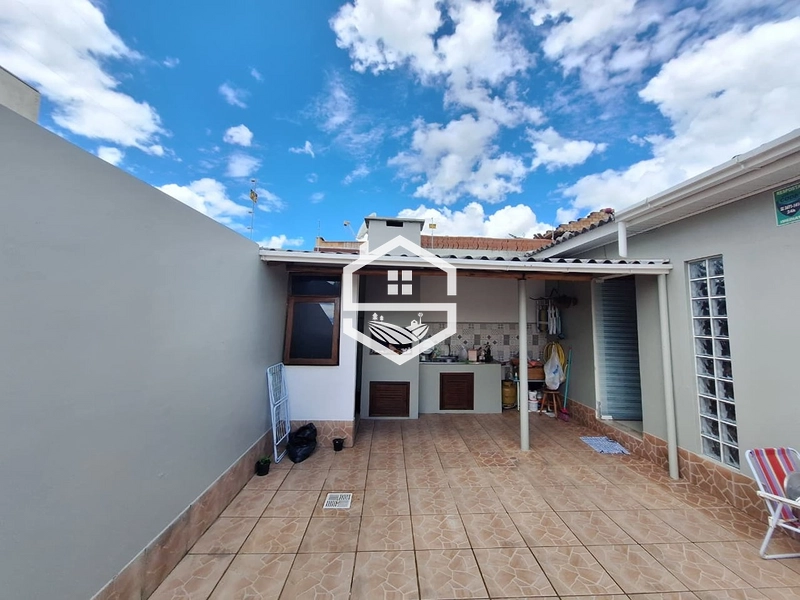 CASA NO OLARIA COM GARAGEM E SUÍTE.: 8ª foto da galeria de imagens do imóvel