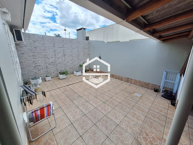 CASA NO OLARIA COM GARAGEM E SUÍTE.: 9ª foto da galeria de imagens do imóvel