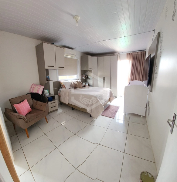 CASA COM SUÍTE, PISCINA E MUITO MAIS PERTINHO DA CIDADE!: 8ª foto da galeria de imagens do imóvel