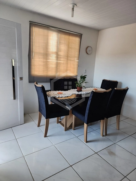 CASA COM SUÍTE, PISCINA E MUITO MAIS PERTINHO DA CIDADE!: 3ª foto da galeria de imagens do imóvel