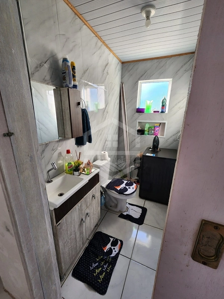 CASA COM SUÍTE, PISCINA E MUITO MAIS PERTINHO DA CIDADE!: 6ª foto da galeria de imagens do imóvel