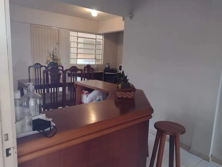 SOBRADO COM PISCINA PRÓXIMO AO CENTRO DA CIDADE.: 7ª foto da galeria de imagens do imóvel