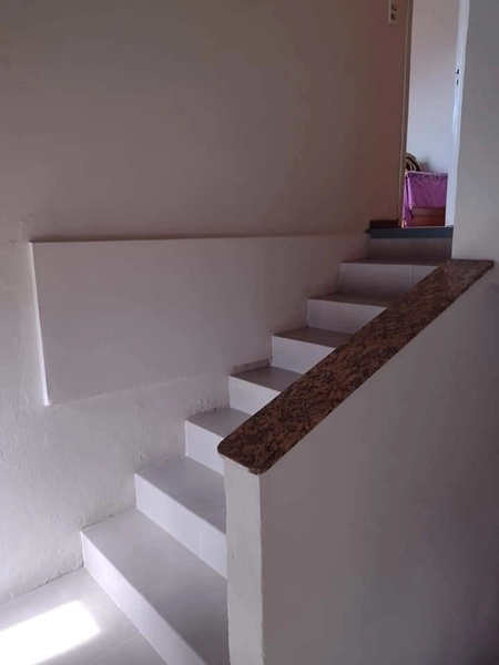 SOBRADO COM PISCINA PRÓXIMO AO CENTRO DA CIDADE.: 9ª foto da galeria de imagens do imóvel