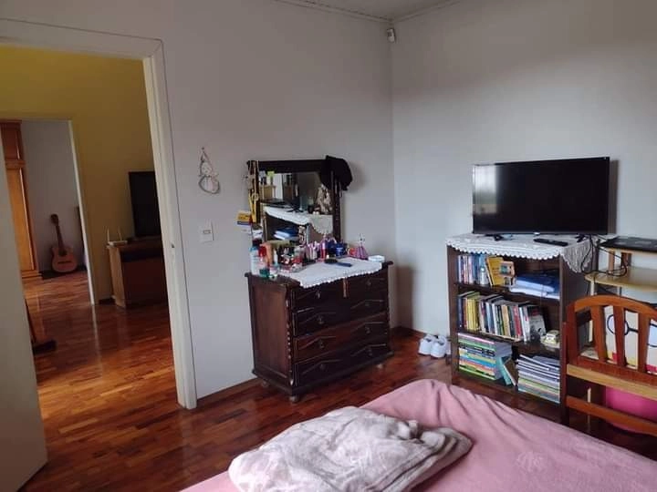 SOBRADO COM PISCINA PRÓXIMO AO CENTRO DA CIDADE.: 12ª foto da galeria de imagens do imóvel