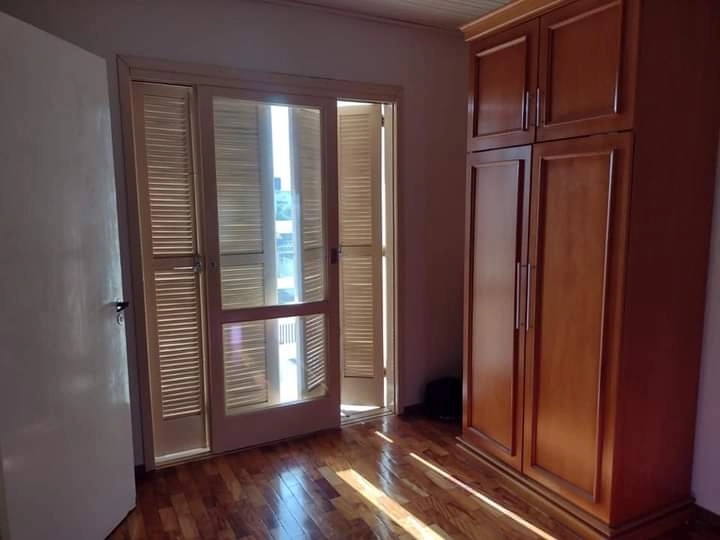 SOBRADO COM PISCINA PRÓXIMO AO CENTRO DA CIDADE.: 10ª foto da galeria de imagens do imóvel