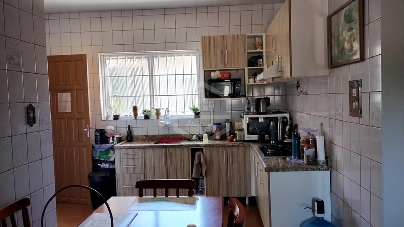 CASA DE LAJE PRÓXIMA A AVENIDA NESTOR...: 3ª foto da galeria de imagens do imóvel