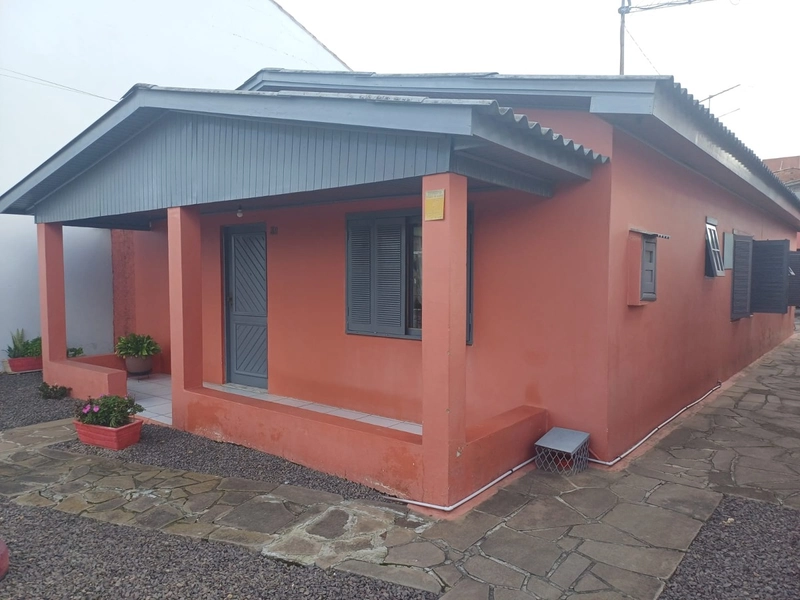 CASA 4 DORMITÓRIOS COM ÁREA GOURMET E PISCINA EM CAMAQUÃ.: 1ª foto da galeria de imagens do imóvel