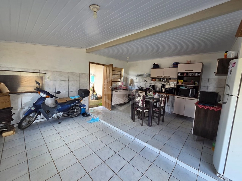 OPORTUNIDADE 2 CASAS NO MESMO LOTE - MORAR OU INVESTIR !: 2ª foto da galeria de imagens do imóvel