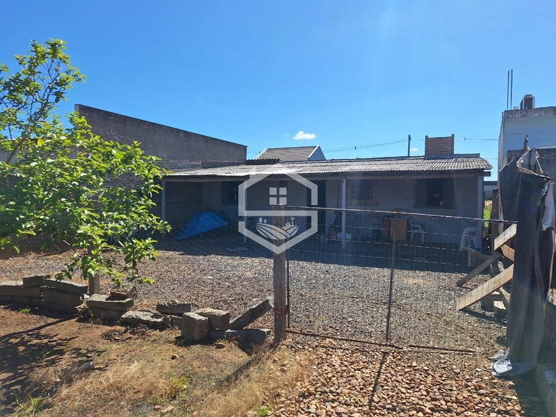 DUAS CASAS NO MESMO LOTE...: 3ª foto da galeria de imagens do imóvel