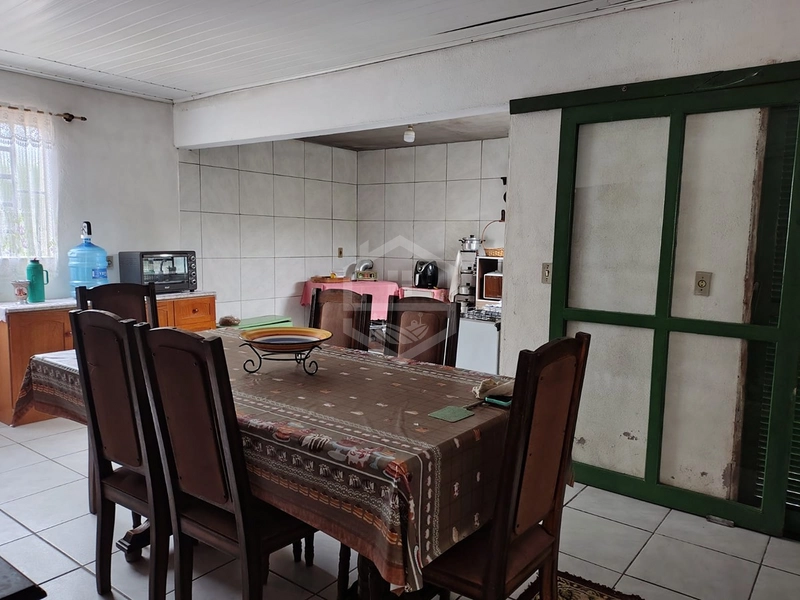 CASA COM PÁTIO E ANEXO EM ARAMBARÉ!: 3ª foto da galeria de imagens do imóvel