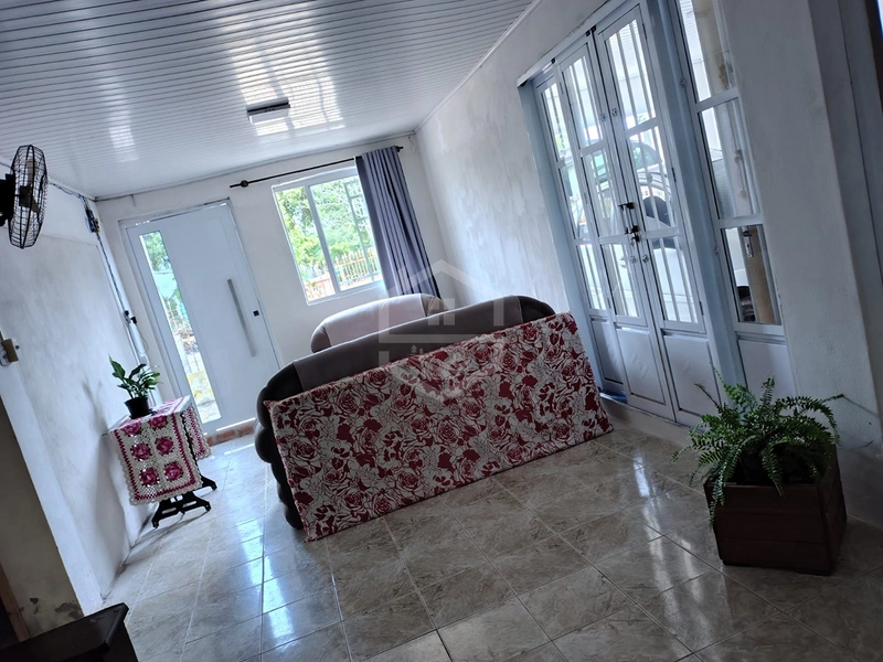 CASA COM PÁTIO E ANEXO EM ARAMBARÉ!: 7ª foto da galeria de imagens do imóvel