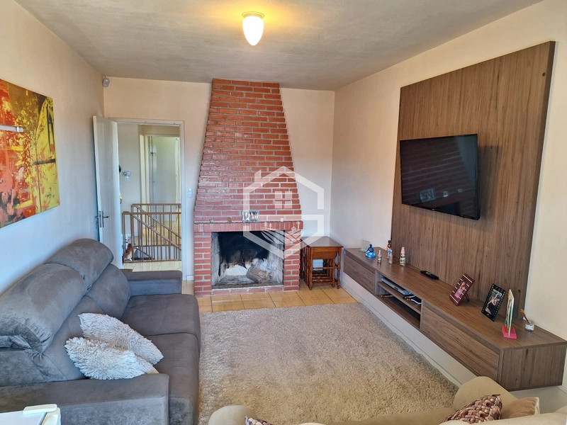 SOBRADO COM PISCINA NO CENTRO DA CIDADE...: 6ª foto da galeria de imagens do imóvel