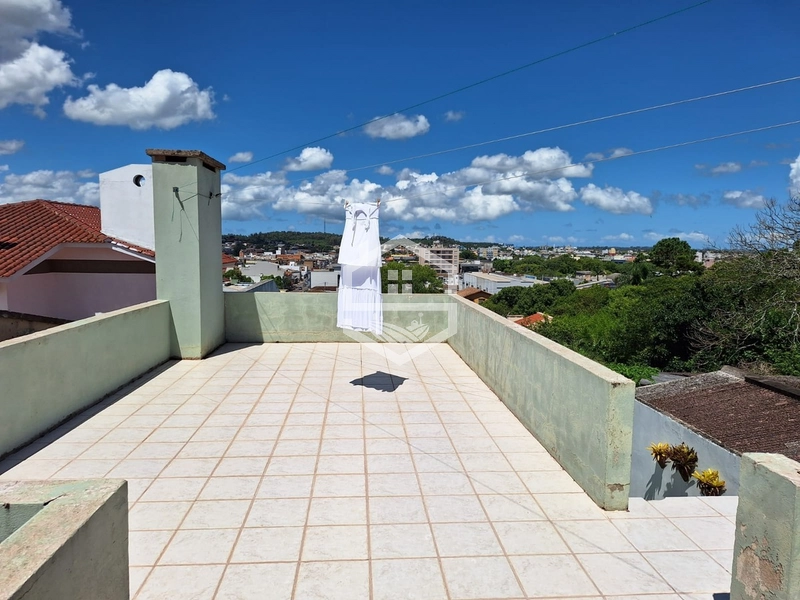 SOBRADO COM PISCINA NO CENTRO DA CIDADE...: 16ª foto da galeria de imagens do imóvel