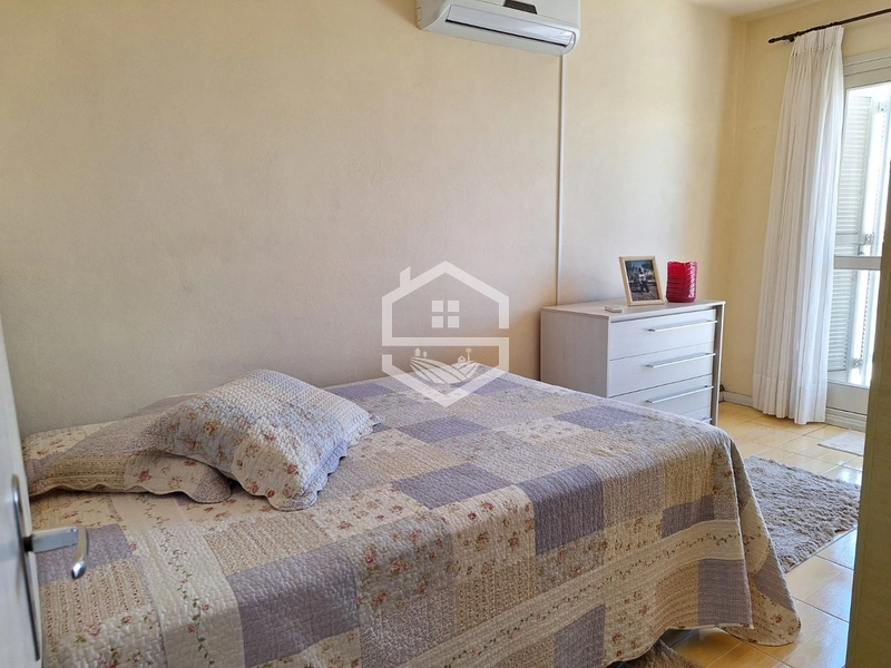 SOBRADO COM PISCINA NO CENTRO DA CIDADE...: 7ª foto da galeria de imagens do imóvel