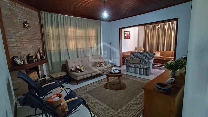 CASA COM PISCINA COM 4 DORMITÓRIOS E PÁTIO AMPLO.: 4ª foto da galeria de imagens do imóvel