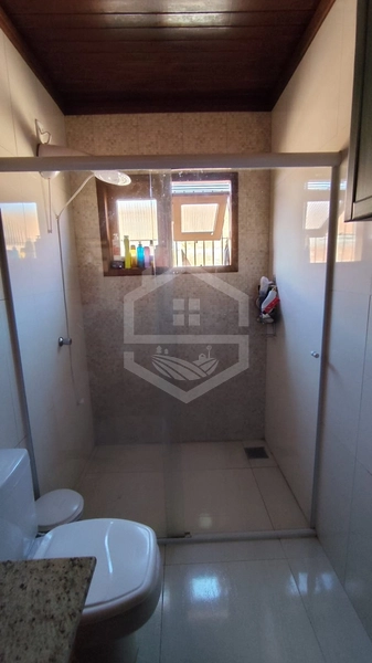 CASA COM PISCINA COM 4 DORMITÓRIOS E PÁTIO AMPLO.: 8ª foto da galeria de imagens do imóvel