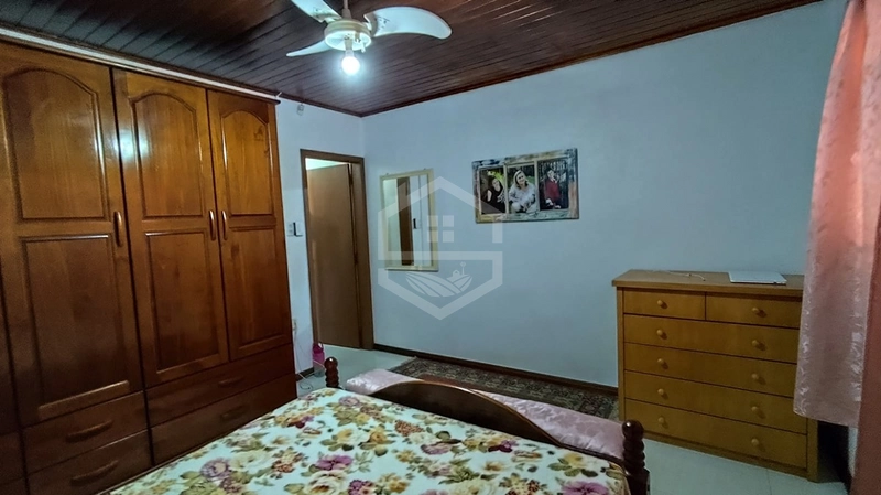 CASA COM PISCINA COM 4 DORMITÓRIOS E PÁTIO AMPLO.: 7ª foto da galeria de imagens do imóvel