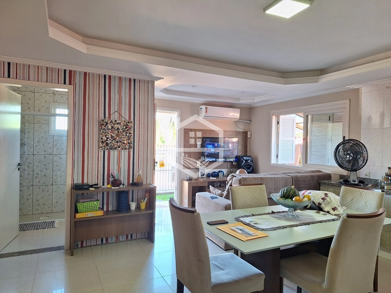 CASA DE ESQUINA NO BAIRRO SÃO JOSÉ: 1ª foto da galeria de imagens do imóvel