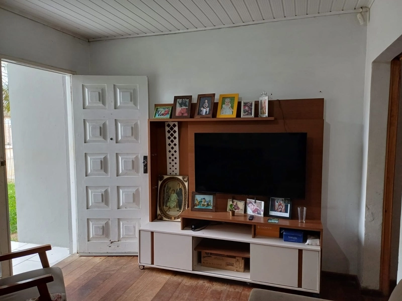 CASA BEM LOCALIZADA NO BAIRRO OLARIA...: 2ª foto da galeria de imagens do imóvel