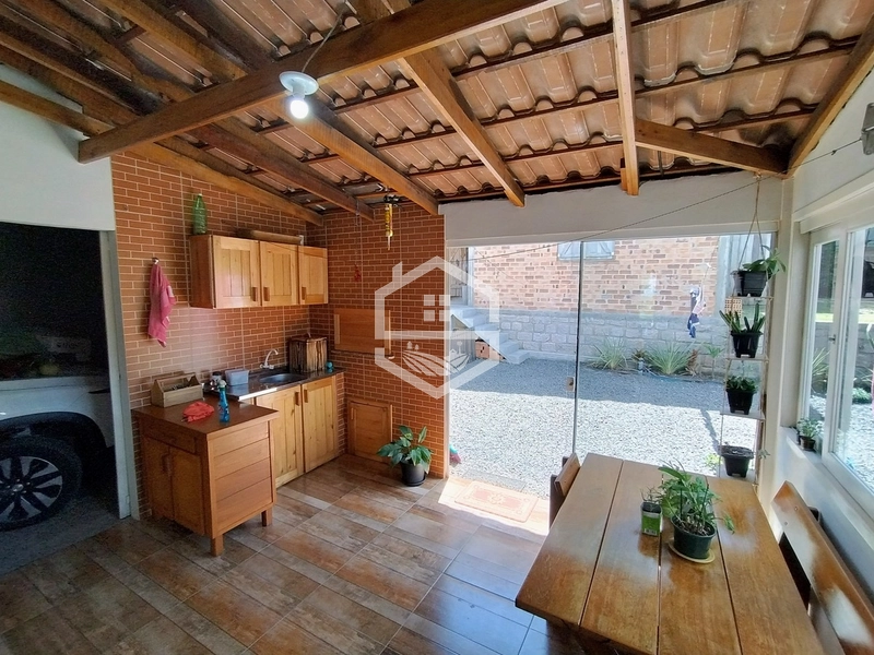 Sobrado em Chuvisca.: 5ª foto da galeria de imagens do imóvel