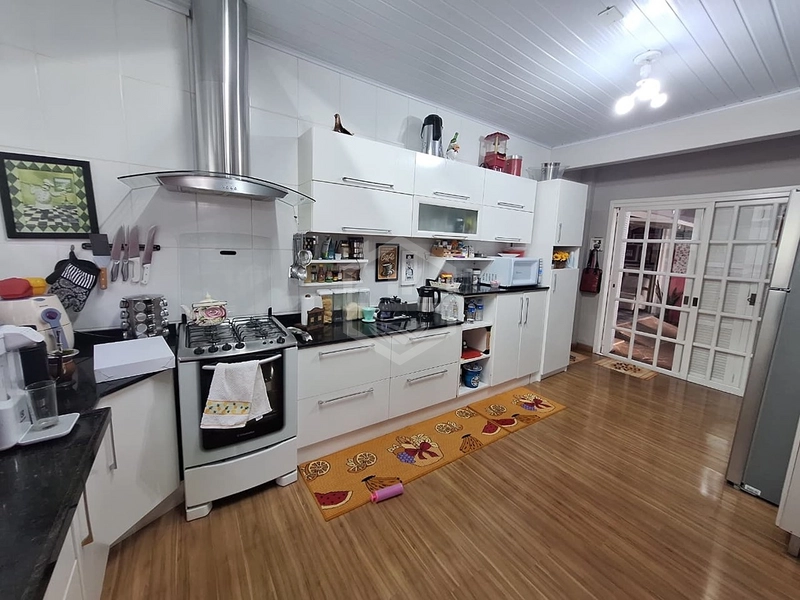 CASA 4 DORMITÓRIOS NO CENTRO!: 3ª foto da galeria de imagens do imóvel