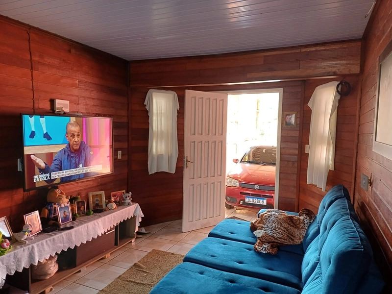 CHALÉ E GARAGEM PARA CAMINHÃO...: 5ª foto da galeria de imagens do imóvel