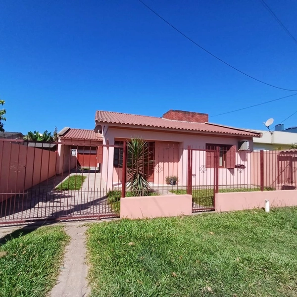 CASA DE LAJE COM ÁREA GOURMET...: 1ª foto da galeria de imagens do imóvel