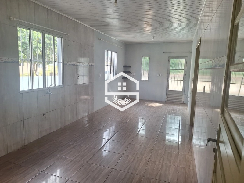 CASA COM 3 DORMITÓRIOS NA VIÉGAS: 2ª foto da galeria de imagens do imóvel