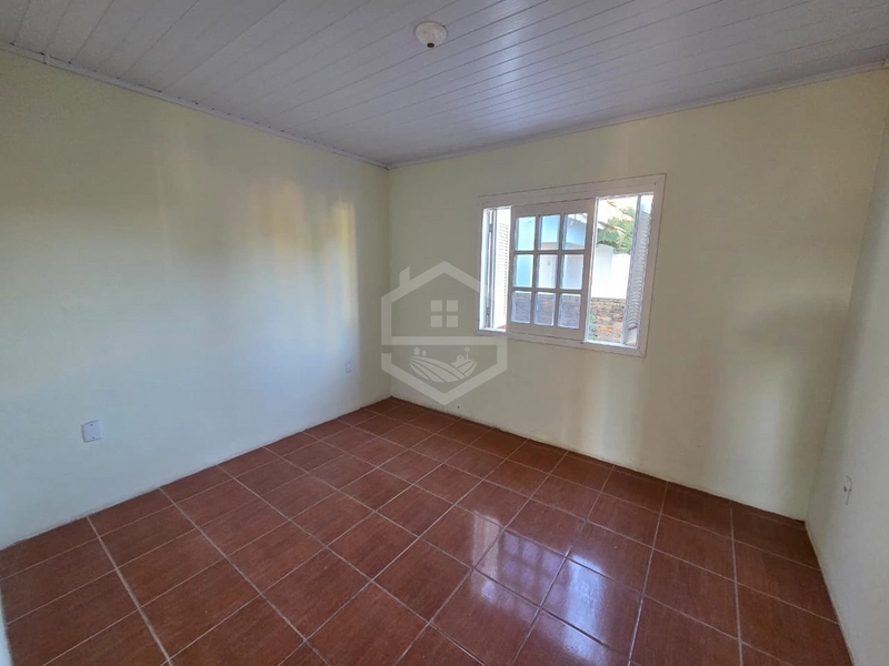CASA DE ESQUINA, 2 DORMITÓRIOS, PÁTIO FECHADO!: 4ª foto da galeria de imagens do imóvel