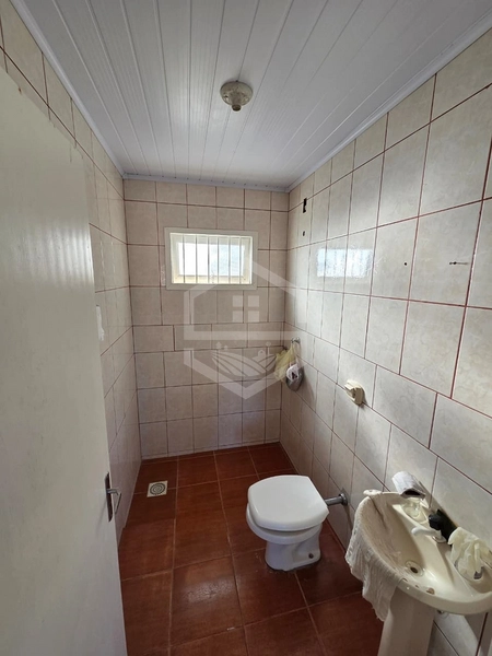 CASA DE ESQUINA, 2 DORMITÓRIOS, PÁTIO FECHADO!: 5ª foto da galeria de imagens do imóvel