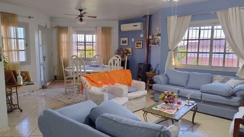 VENHA CONHECER O CONFORTO DESSA CASA!: 2ª foto da galeria de imagens do imóvel