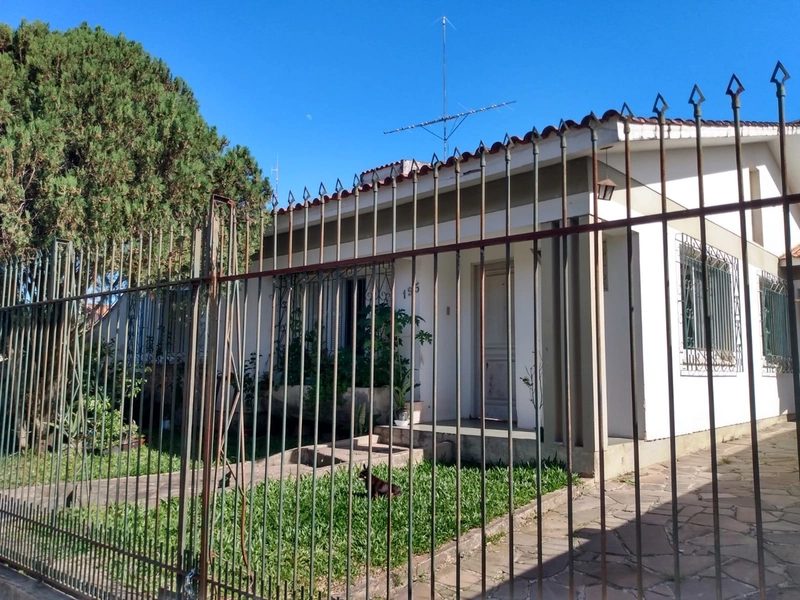 Casa 3 dormitórios para venda em Camaquã: 2ª foto da galeria de imagens do imóvel