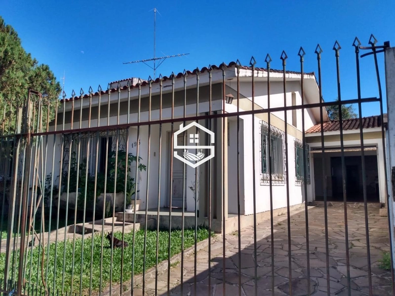 Casa 3 dormitórios para venda em Camaquã: 1ª foto da galeria de imagens do imóvel