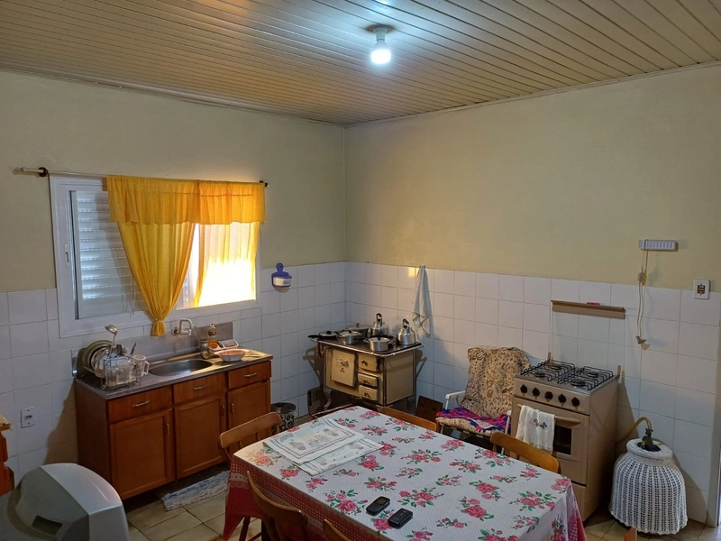 CASA 2 DORMITÓRIOS, CHURRASQUEIRA E PÁTIO...: 3ª foto da galeria de imagens do imóvel