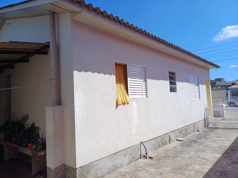 CASA 2 DORMITÓRIOS, CHURRASQUEIRA E PÁTIO...: 8ª foto da galeria de imagens do imóvel