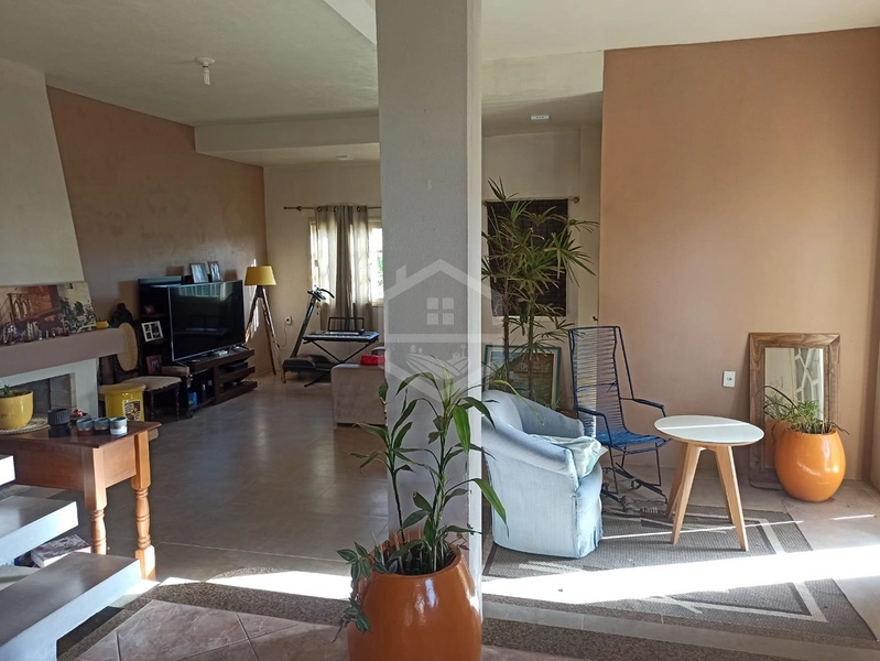 SOBRADO DE ESQUINA COM PISCINA NO DONA TEREZA: 3ª foto da galeria de imagens do imóvel