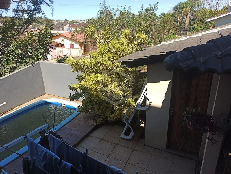 SOBRADO DE ESQUINA COM PISCINA NO DONA TEREZA: 8ª foto da galeria de imagens do imóvel