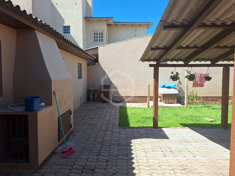 CASA 3 DORMITÓRIOS COM GARAGEM CHURRASQUEIRA NO OLARIA: 2ª foto da galeria de imagens do imóvel