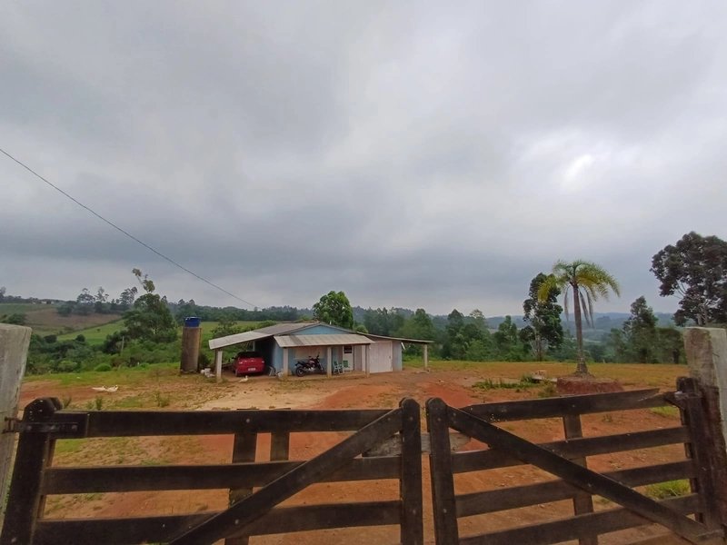 SÍTIO PARA LAZER HÁ MENOS DE 1KM DO ASFALTO...: 4ª foto da galeria de imagens do imóvel