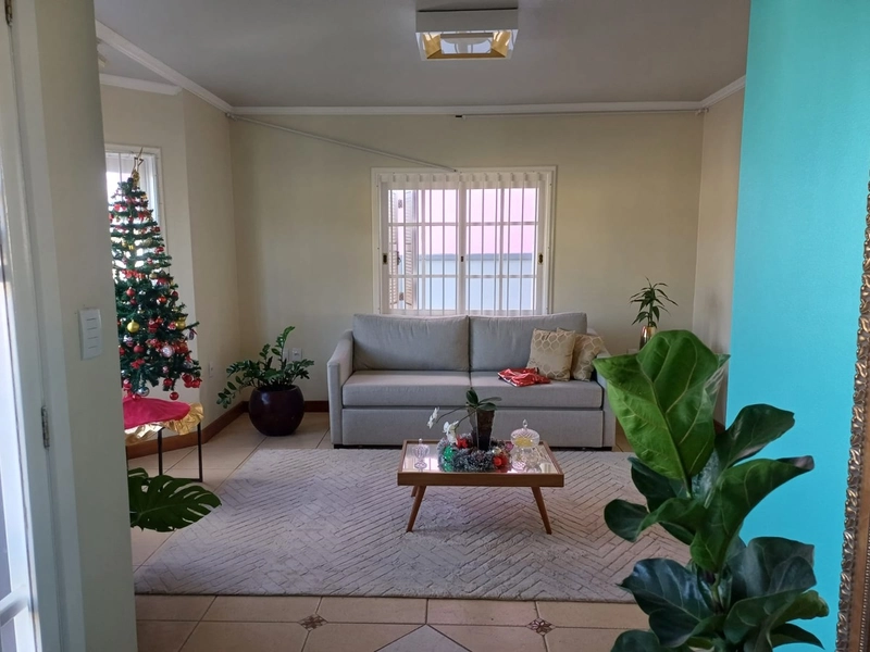 SOBRADO DIFERENCIADO COM AMBIENTES AMPLOS, PISCINA e 4 DORMITÓRIOS...: 6ª foto da galeria de imagens do imóvel