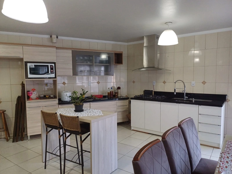 SOBRADO DIFERENCIADO COM AMBIENTES AMPLOS, PISCINA e 4 DORMITÓRIOS...: 18ª foto da galeria de imagens do imóvel