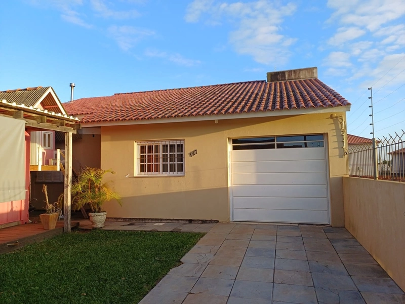 CASA COM PISCINA, 3 DORMITÓRIOS, EM CAMAQUÃ...: 2ª foto da galeria de imagens do imóvel