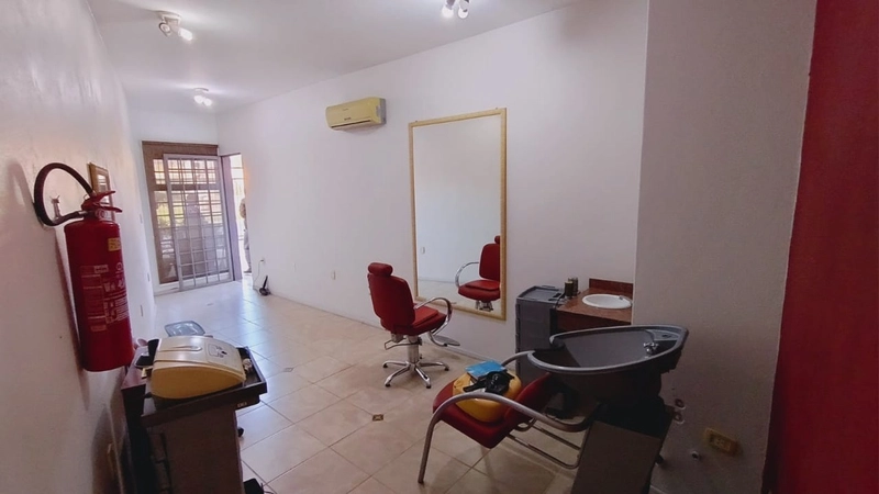 Casas em Terreno Amplo, Localização Privilegiada.: 17ª foto da galeria de imagens do imóvel