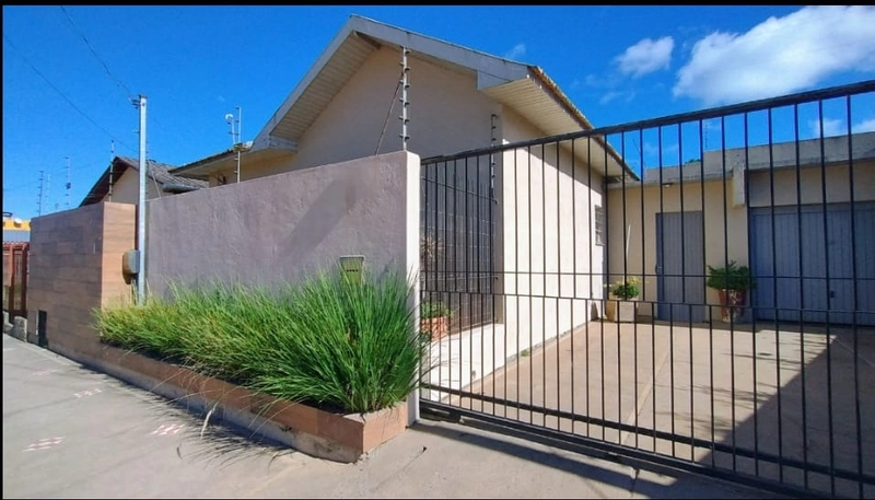 Casas em Terreno Amplo, Localização Privilegiada.: 1ª foto da galeria de imagens do imóvel