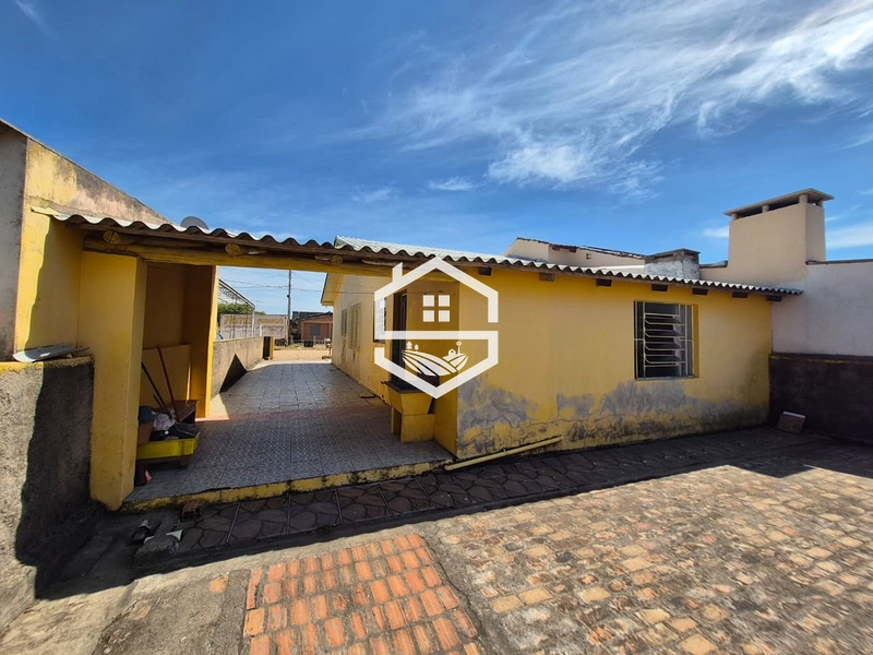 CASA 3 DORMITÓRIOS COM CHURRASQUEIRA NO BAIRRO OLARIA.: 2ª foto da galeria de imagens do imóvel