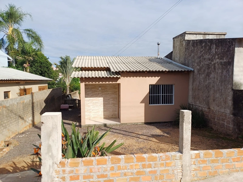 CASA EM LOTE AMPLO PRÓXIMA AO CENTRO.: 5ª foto da galeria de imagens do imóvel